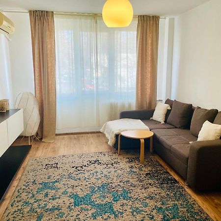 Thias Apartment -Parter, Langa Spitalul Marie Curie Bucureşti Ngoại thất bức ảnh