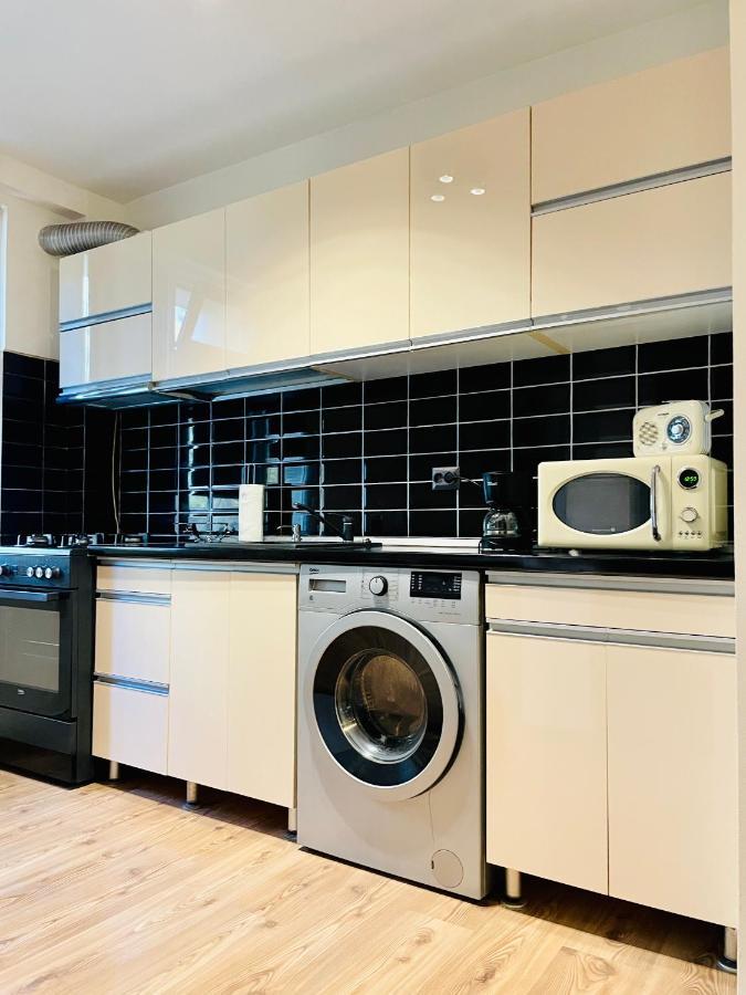 Thias Apartment -Parter, Langa Spitalul Marie Curie Bucureşti Ngoại thất bức ảnh